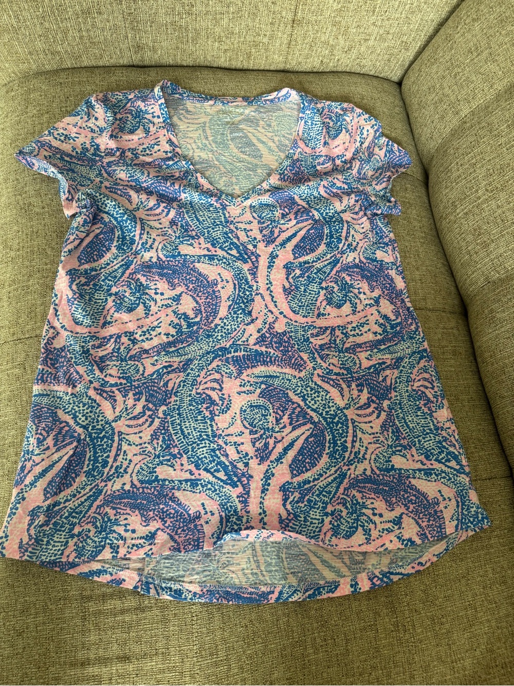 Lily Pulitzer Etta Maybe Later Gator V-Neck Tee V-Neck top